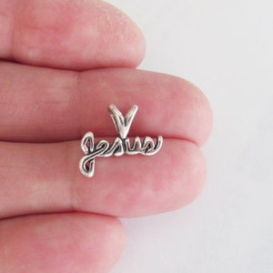 Sterling Silver Jesus small pendant (Brand new)