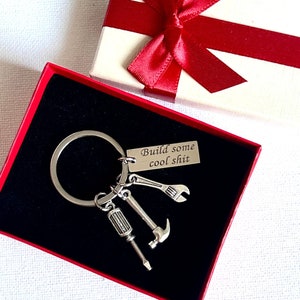 Idée cadeau fête des pères pour papa Vatertagsgeschenk grand-père frère outils à main clé marteau règle tournevis porte-clés pour mari