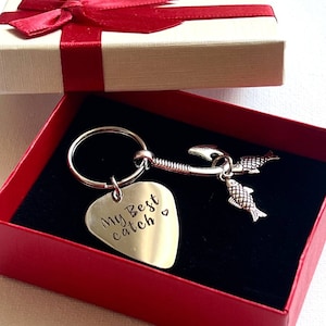 Einzigartiger Fischen Vatertagsgeschenk keychain für ihn Kundenspezifischer Vati-personalisierte gravierte Fischerhakenidee Fischer-Husband-Ostergeschenk
