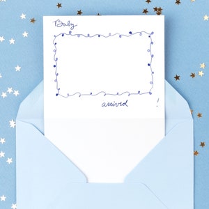 Druckbare Baby Geburtsanzeige Postkarte | Print Baby Füße Andenken | Junge Baby-Ankündigungs-Postkarte | Baby Füße Andenken