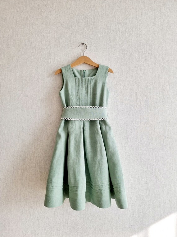 Flower girl dress/ Sage green linen baby girl dress/ Flower girl White wedding sleevless dress / christening baptism long linen gown dress Flower girl dress/ Sage green linen baby girl dress/ Flower girl White wedding sleevless dress / christening baptism long linen gown dress