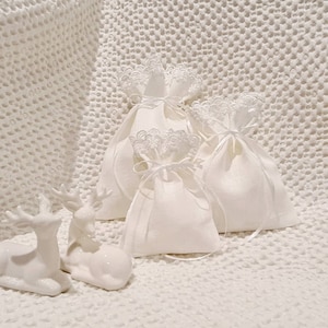 White bag/ christening gift bag/ flax gift bag/10 pcs 4x6&#39;&#39; Linen bags with lace/ candy bags/ Favor bags - Wedding - Shower
