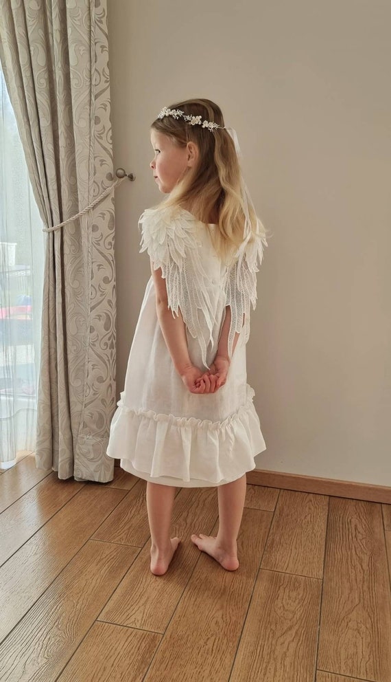 plunging neckline a line wedding dress Sleeveless Pleated Plunging Soft Tulle A-line Spring Fall Wedding Dress