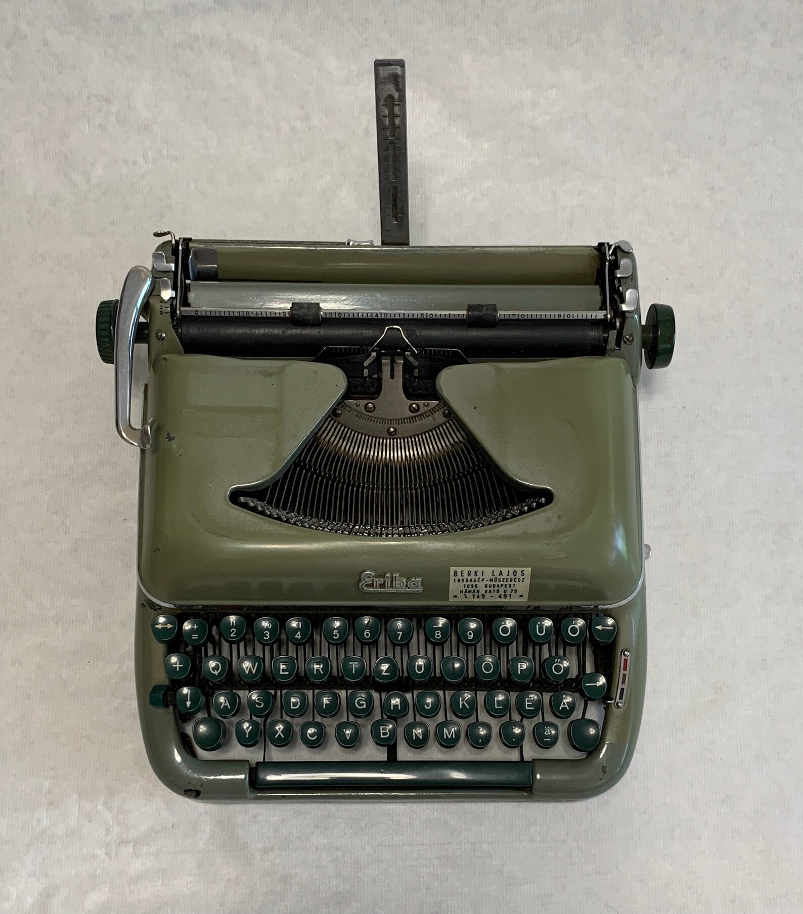 Vintage Erika 10 Collectible Typewriter With Original Case Etsy