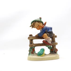 Vintage Hummel Goebel Figurine – Retreat to Safety #201/1 TMK6 1980s West Germany