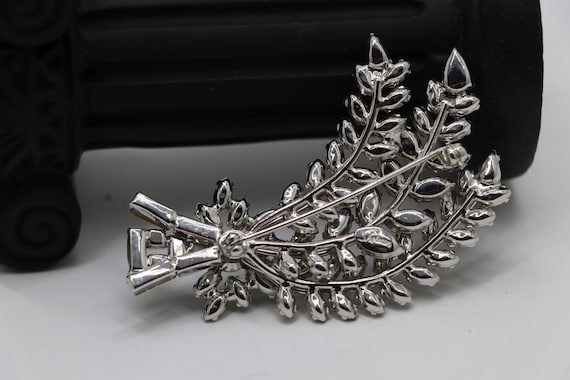 Vintage Sherman Rhinestone Leaf Brooch, Clear Cry… - image 2