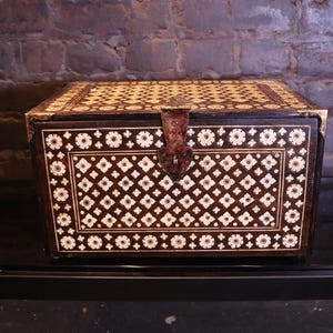 Antique Indian Walnut Wooden Box with hand Carved bone inlay, Made for the Oriental Market, circa 1900&#39;s