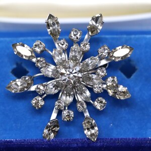 Vintage Austrian Clear Rhinestones Star Burst shaped Brooch