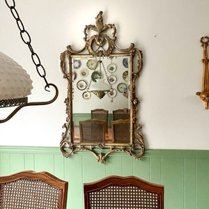 Baroque Style Gold Wall Mirror Rococo Design French Antique Style Scroll Leaf Motif Heavy Ornate Frame Entryway Accent Vintage Decoration