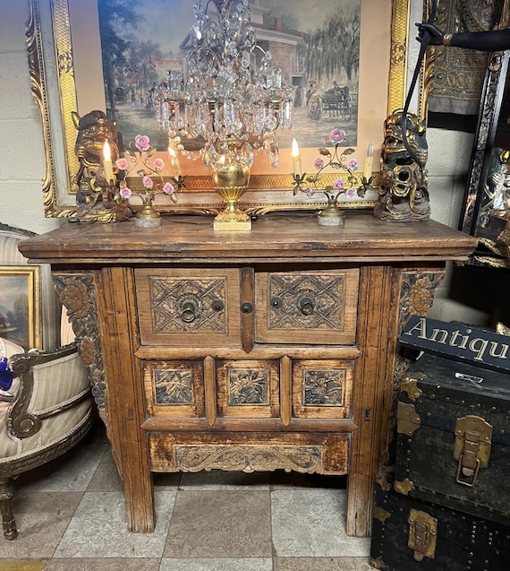 花柄装飾の木製キャビネット アンティーク家具 【公式通販】