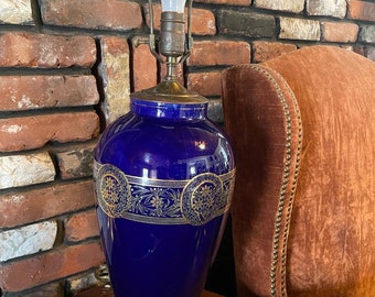 Lámpara individual antigua grande de porcelana dorada azul cobalto