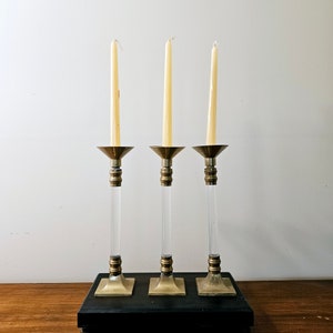 Mid Century Lucite Brass Candlestick Trio Hollywood Regency Taper Holder Clear Column Base Elegant Table Centerpiece Vintage Home Decoration