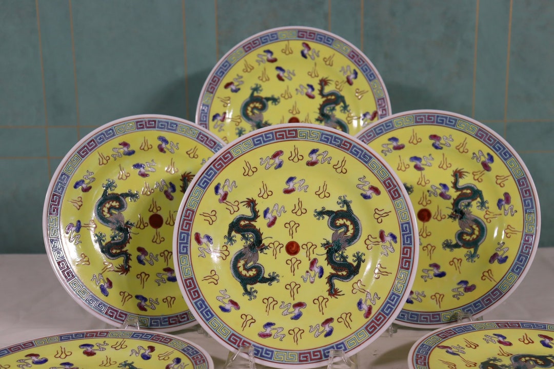 Set of Original Vintage Porcelain Handpainted Chinese Plates 5 Toed