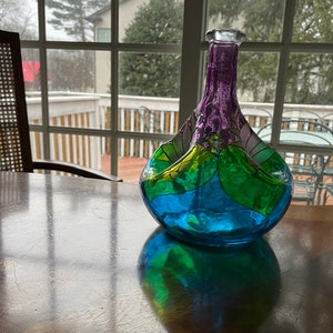 Colorful Hand Blown Art Glass Vase Purple Green Blue Leaf Design Vintage Decorative Bottle Unique Home Decoration Accent Table Centerpiece