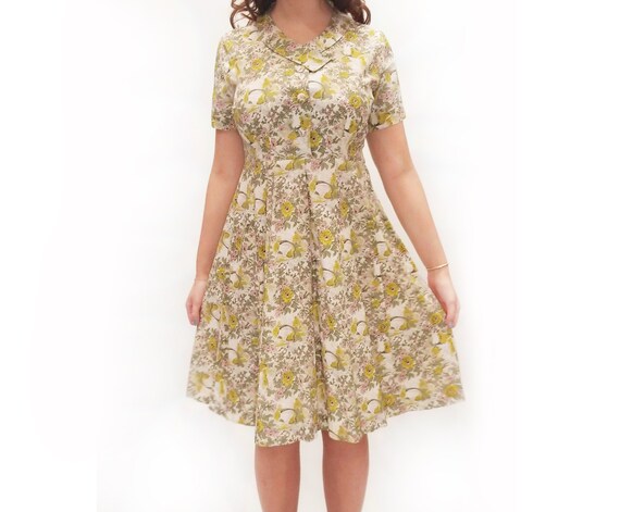 Vintage 1950s Ann Taylor Floral Button Front Day D
