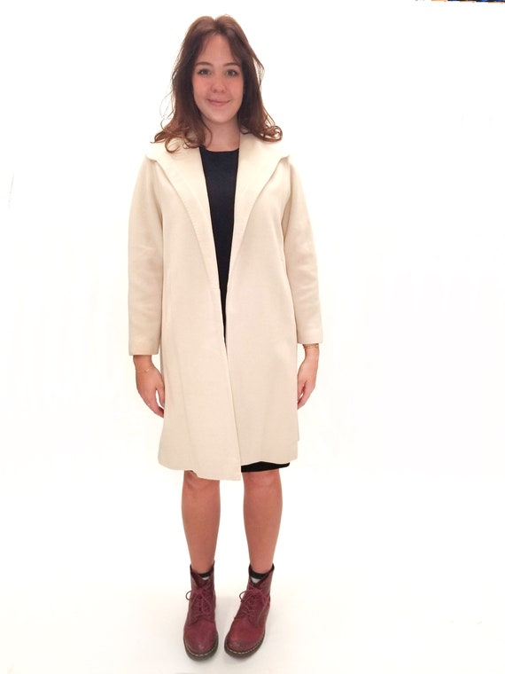 Vintage 1960s Beige OverCoat with Oversized Collar
