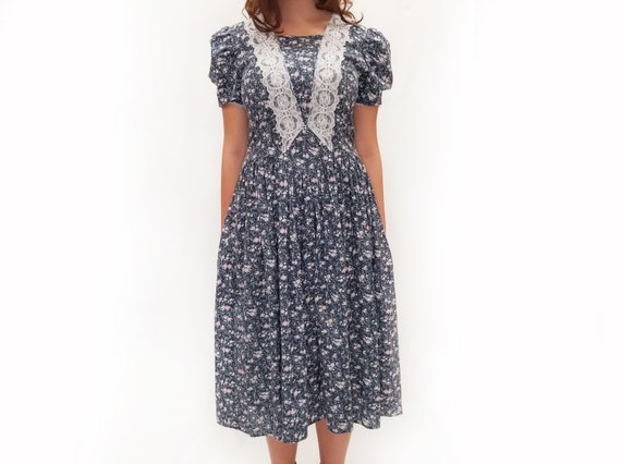 Vintage 1980s Gunne Sax Blue Floral Midi Dress