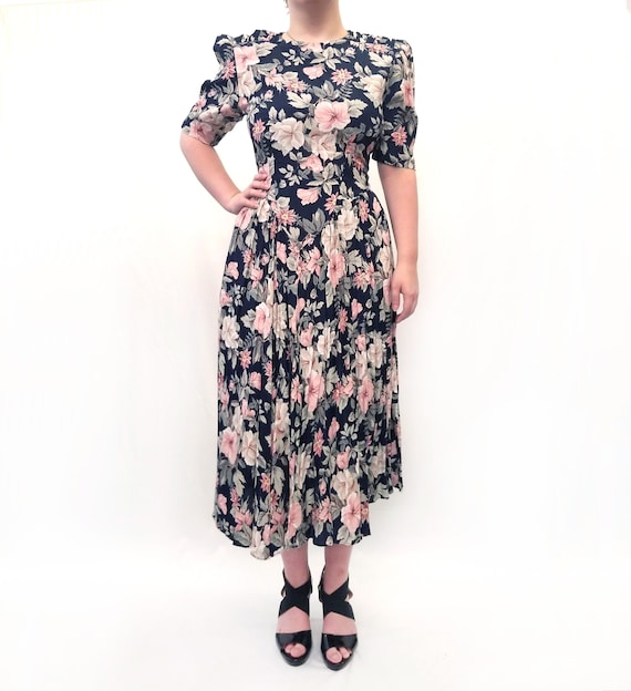 Vintage 1980s Navy Blue and Pink Floral Day Dress