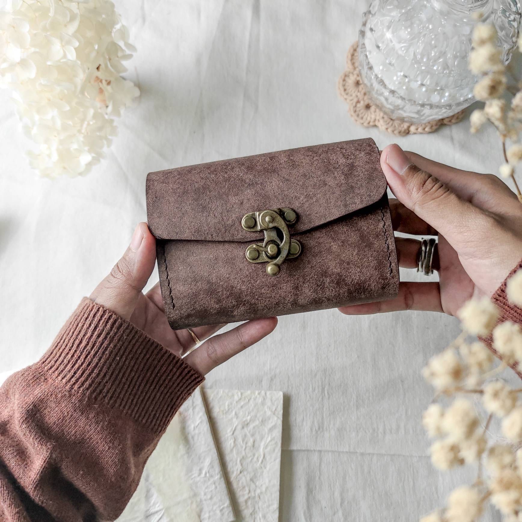 Paper Accordion Card Holder