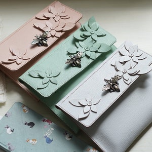 Bloom & Bee Beutel für Journaling Papier Caddies, Aufkleber Halter, Vintage Journaling Papier Tasche, handgemachte Ledertasche Blume Blüte
