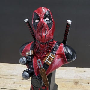 Deadpool Venomized Bust