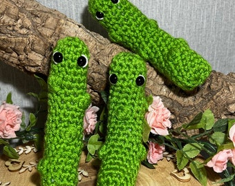 Crochet pattern - Positive Pickle,  Emotional Support Pickle PDF... Plus  beginners guide to Amigurumi