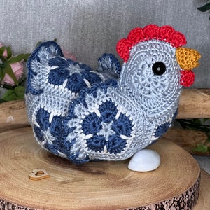 Crochet chicken  pattern - crochet idea-  African flower crochet - egg laying chicken - pdf digital - unique gift - festive - country - farm