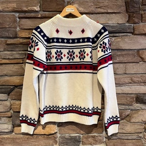 Vintage JC Penney Mock Neck White Knit Sweater | Vintage Pullover Sweater | Red and Blue Winter Designs | Size L | SKU: STQ-3495