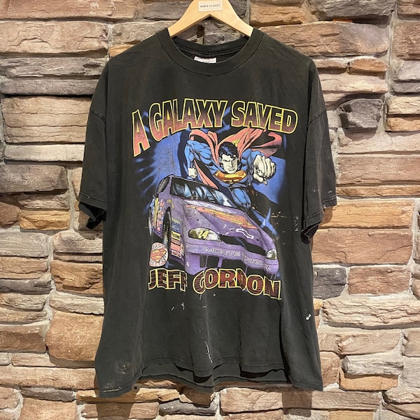 T-shirt de course Superman Jeff Gordon « Une galaxie sauvée » vintage 1999 | -shirt vintage | Bandes dessinées Superman | Taille XXL | UGS : STQ-3294