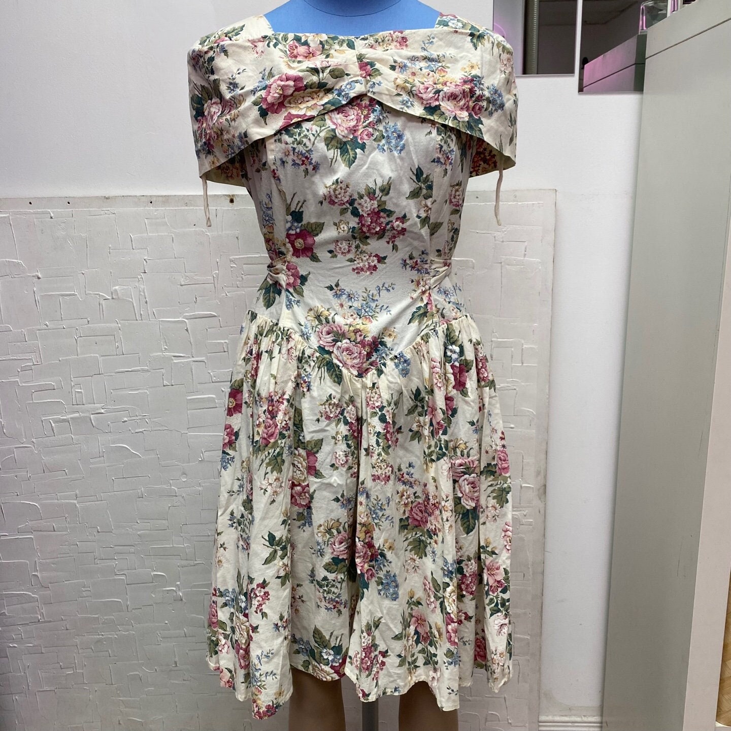 off shoulder floral dress knee length Vintage the Sun | Vintage Dress | Antique Rose Pattern | Basque Waistline | Size S | M-2000S CC cruise dresses