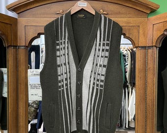 Vintage Made in Canada Green Vest | Vintage Vest | Vintage Button Up Vest | Wool Blend Vest | Size L | SKU NPC-2359S