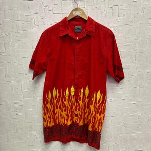 Vintage Flame Short Sleeve Button Up | Vintage Button Up | Flame Shirt | Red Button Up with Flames | Size XL | SKU NPC-1427 |