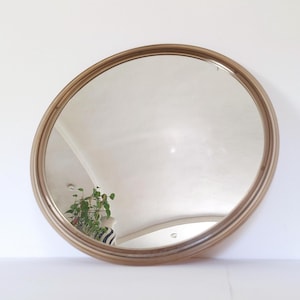 Vintage Brown Round Wall Mirror With Plastic Frame / Retro Mid-Century Style Home Décor / Retro Bathroom