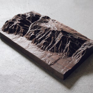Carte topographique 3D personnalisée | Relief en bois personnalisé représentant n'importe où dans le monde