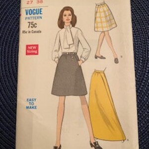 Vintage Vogue Pattern 7493 for Misses' Skirt; Uncut