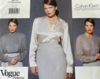 Patrón de diseñador estadounidense de Vogue de Calvin Klein para blusa de mujer; sin cortes
