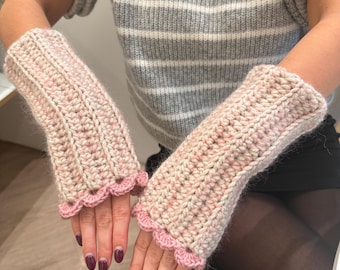 Crochet Fingerless Gloves with frill