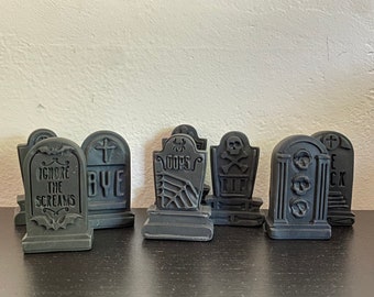 Ornate Mini Tombstone Aquarium Decor - Singles