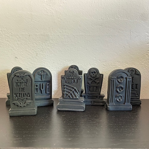 Ornate Mini Tombstone Aquarium Decor - Singles