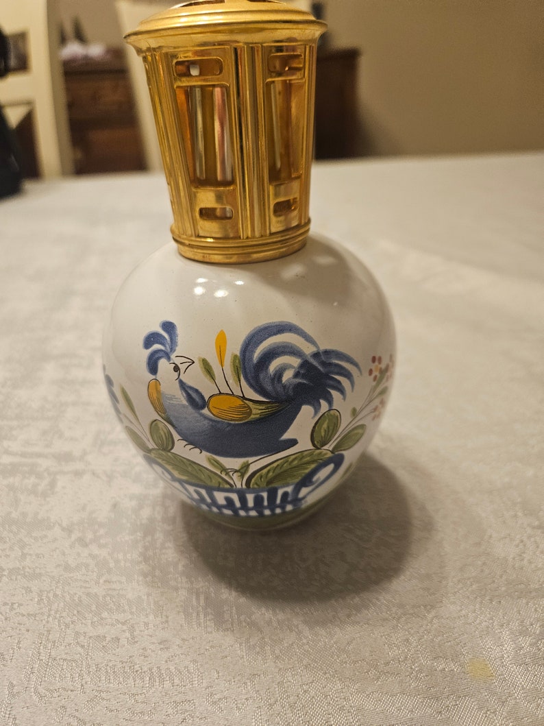 Lampe à Parfum Vintage Berger En Faïence - Modèle Floral Percé, Origine France, état Excellent Avec Patine