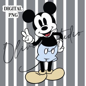 Op de afbeelding: Een digitale PNG-afbeelding van Mickey Mouse die het vredesteken geeft. Mickey draagt zijn klassieke zwart-witte kleuren, lichtblauwe shorts en beige schoenen. De achtergrond heeft verticale grijze en witte strepen.