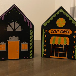 Spooky Cute Halloween house Set of 2