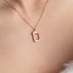 Colgante inicial estilo bambú, colgante estilo rústico, collar de letras de bambú estilo vintage, collar inicial, collar personalizado, regalo para amigo