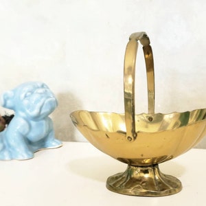 Vintage Brass Pedestal Basket Bowl Scalloped Edges Folding Handle Trinket Dish