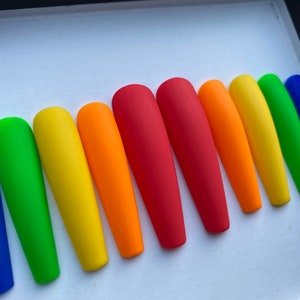 Uñas postizas arcoíris / Orgullo / Uñas con bloques de color / Uñas coloridas / Arcoíris
