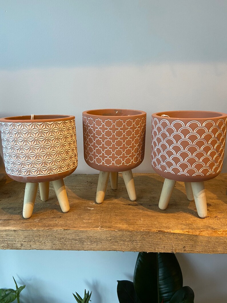 Terracotta plant pot on legs Indoor planter on legs Tripod Etsy