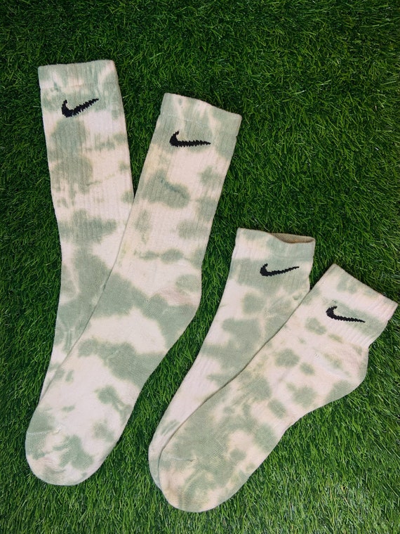nike sage green socks