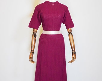 Late 1930s / 1940s 100% Wool Knitted Maroon Detail Collar Dress - Vtg Thirties 30s Forties 40s True Vintage Fashion SMALL