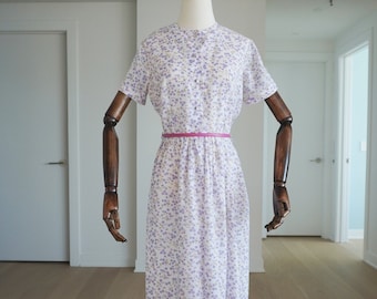 MEDIUM 1950s Cotton Floral and Butterfly Novelty Print Button Down Dress True Vintage 50s Fashion VTG - Colorful Spring Summer Day Dress