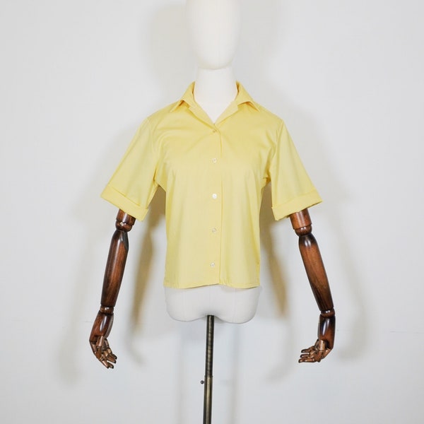 Cute and Casual 1950s / 1960s YELLOW Cotton Collared Blouse Top Shirt Vintage  - Fifties 50s True Vintage Style VTG